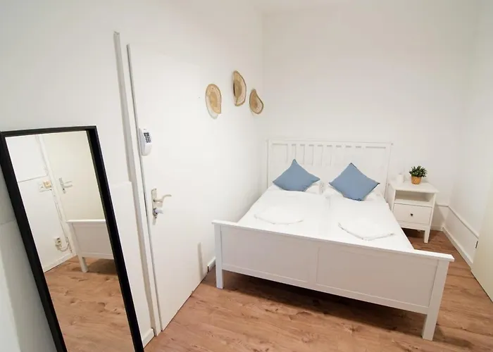 Apartment Great Three Bedroom Hamburg