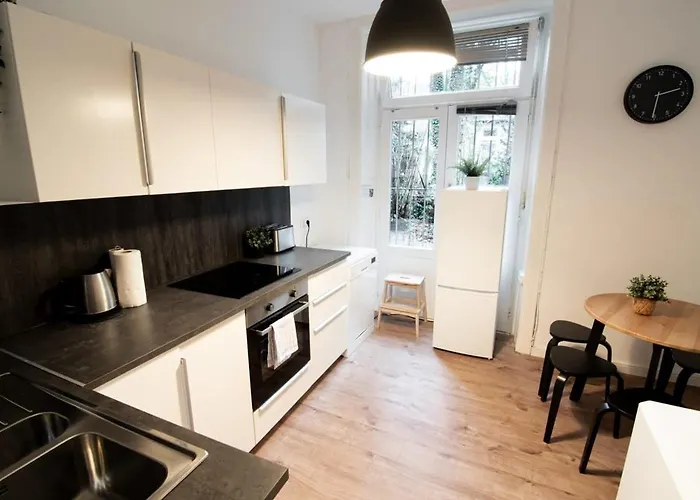 Great Three Bedroom Hamburg