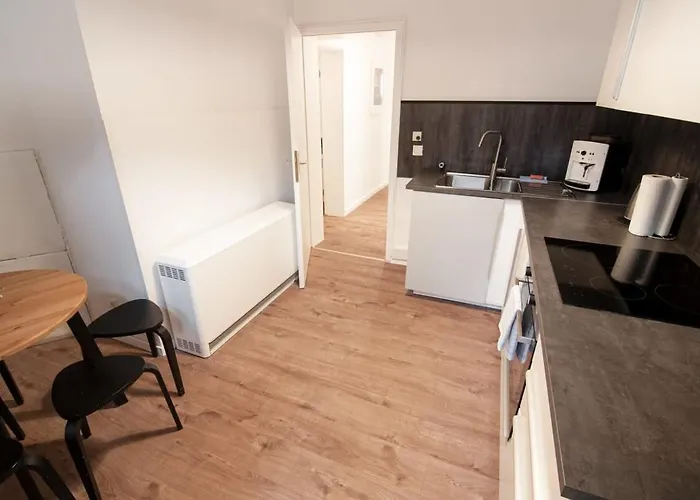 Apartment Great Three Bedroom *