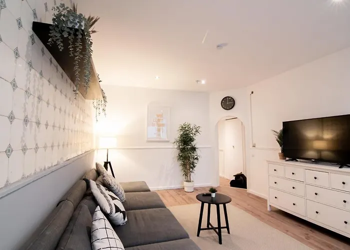 Apartment Great Three Bedroom