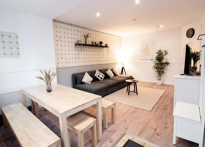 Apartment Great Three Bedroom *